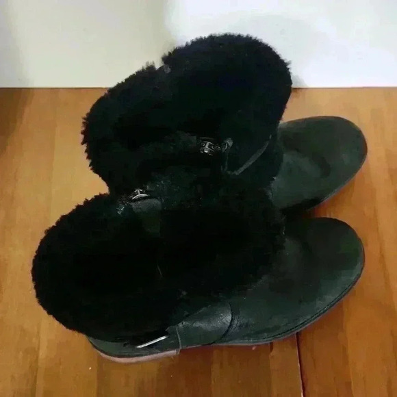 UGG AUSTRIALIA size 9 - Picture 3 of 8